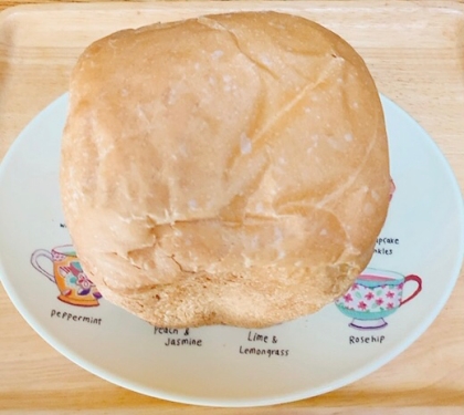 ひろちゃんさん♪ふわふわのミルク食パンは幸せになる味ですね( •͈ᴗ•͈)⸝♡⃛⸜(•͈ᴗ•͈ )素敵なレシピをありがとうございます♪◕‿ ◕ ॣ♡。