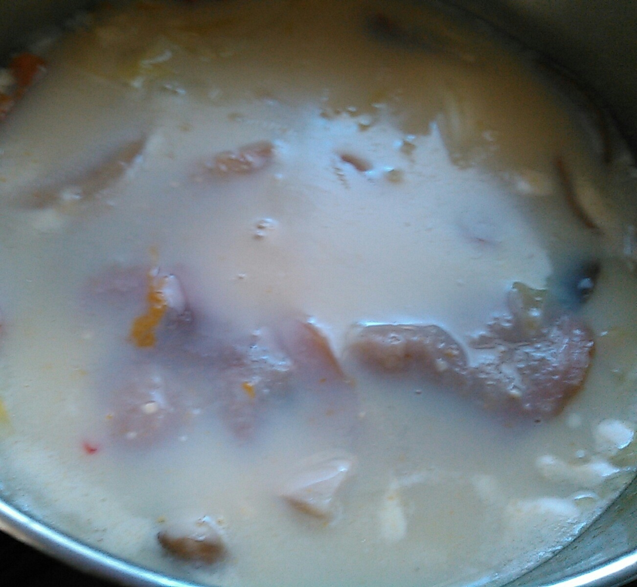 ハムとキャベツの豆乳スープ