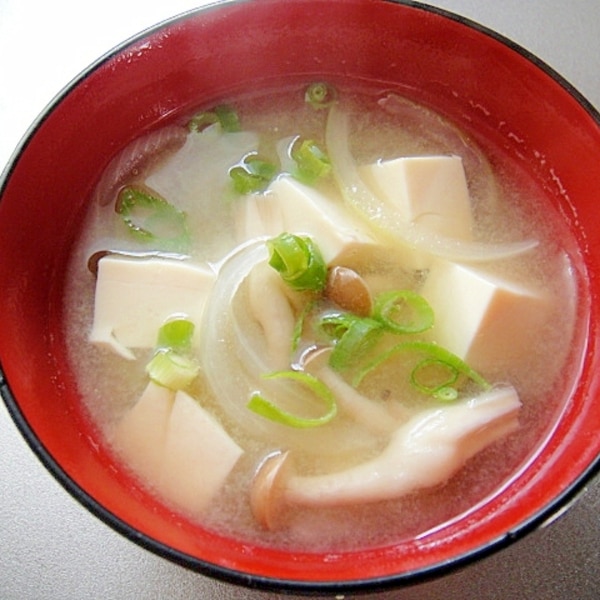 豆腐としめじ玉ねぎの味噌汁 レシピ 作り方 By Mint 楽天レシピ 豆腐としめじ玉ねぎの味噌汁 レシピ 作り方 By Mint 楽天レシピ