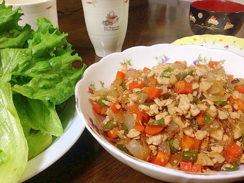 野菜と挽き肉のレタス巻き