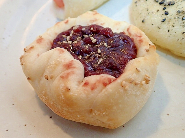 ご飯入りパン生地で ゆであずきパン レシピ 作り方 By ぷ みぃまま 楽天レシピ