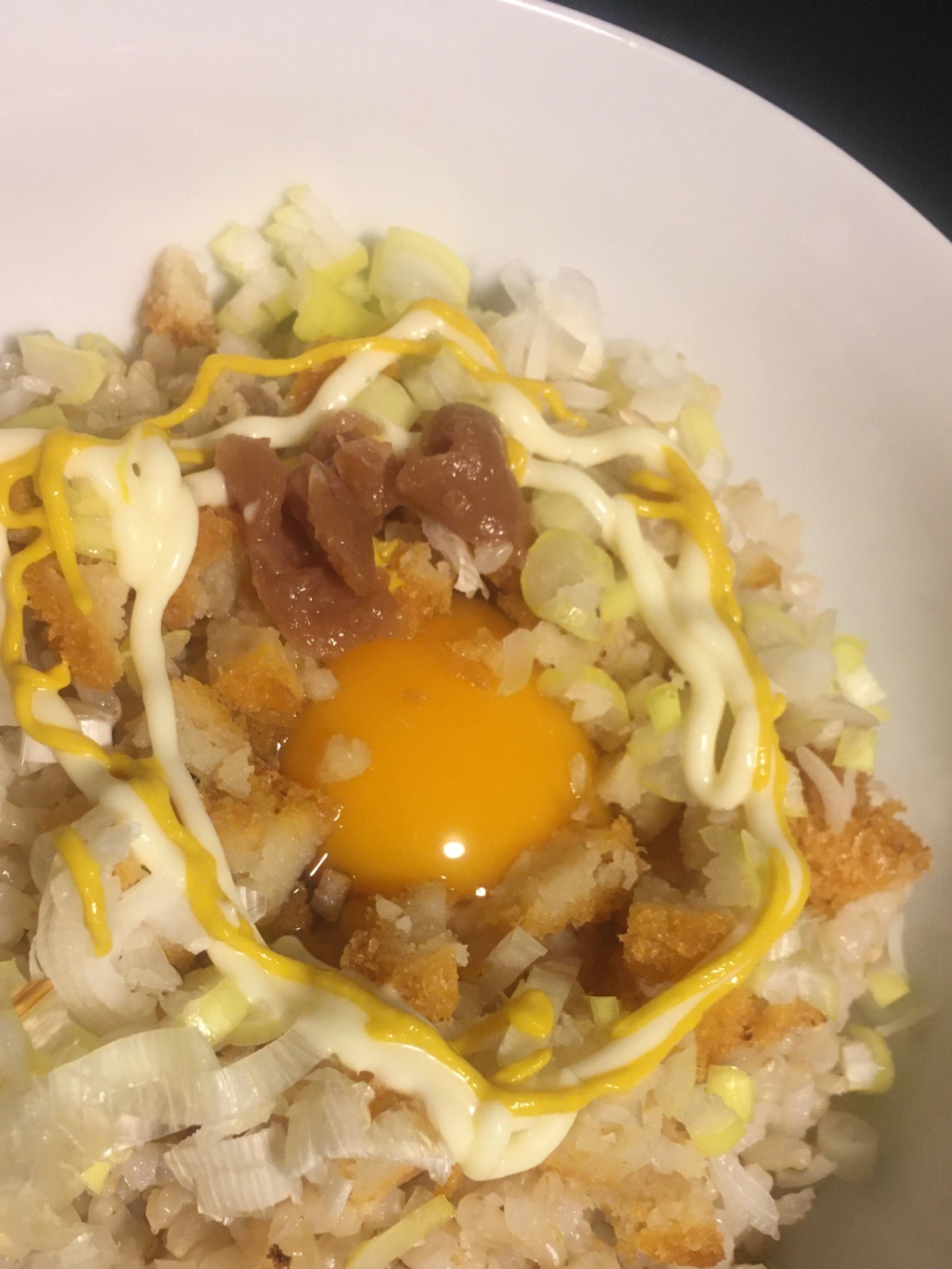 コロッケとねぎの玄米卵かけご飯