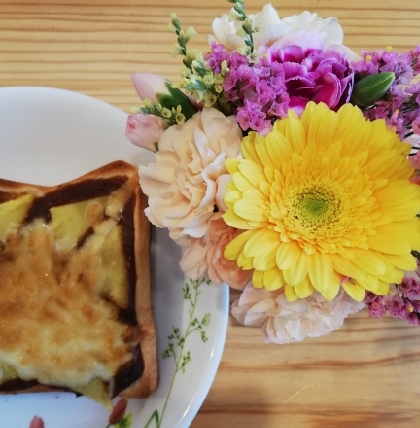 カレーパイナップル美味でした
(๑>ڡ<๑)
今日もお天気悪いので、家で運動頑張ります〜٩( ᐛ )و