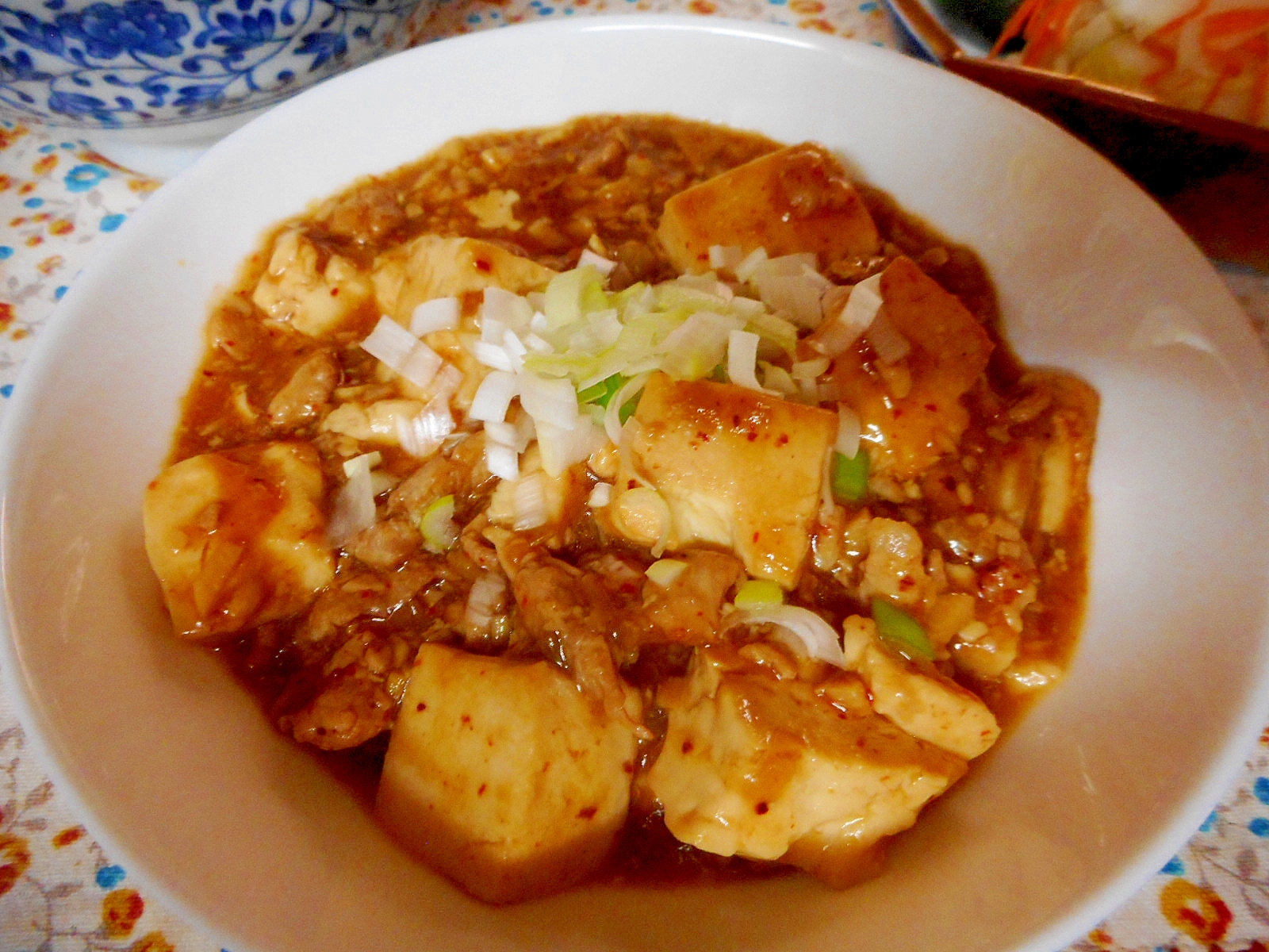 細切り肉と豆腐のピリ辛醤油麹煮込み