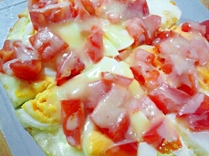 トマト卵ピザ