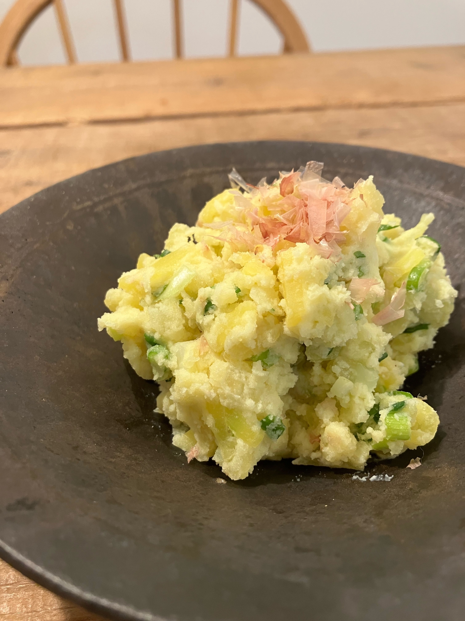 〈おうち居酒屋〉たくあんと万能ネギの和風ポテサラ