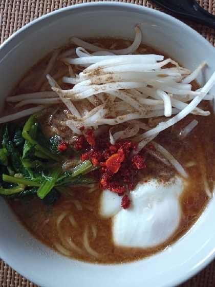 コーンと葱としめじ入り濃厚味噌ラーメン
