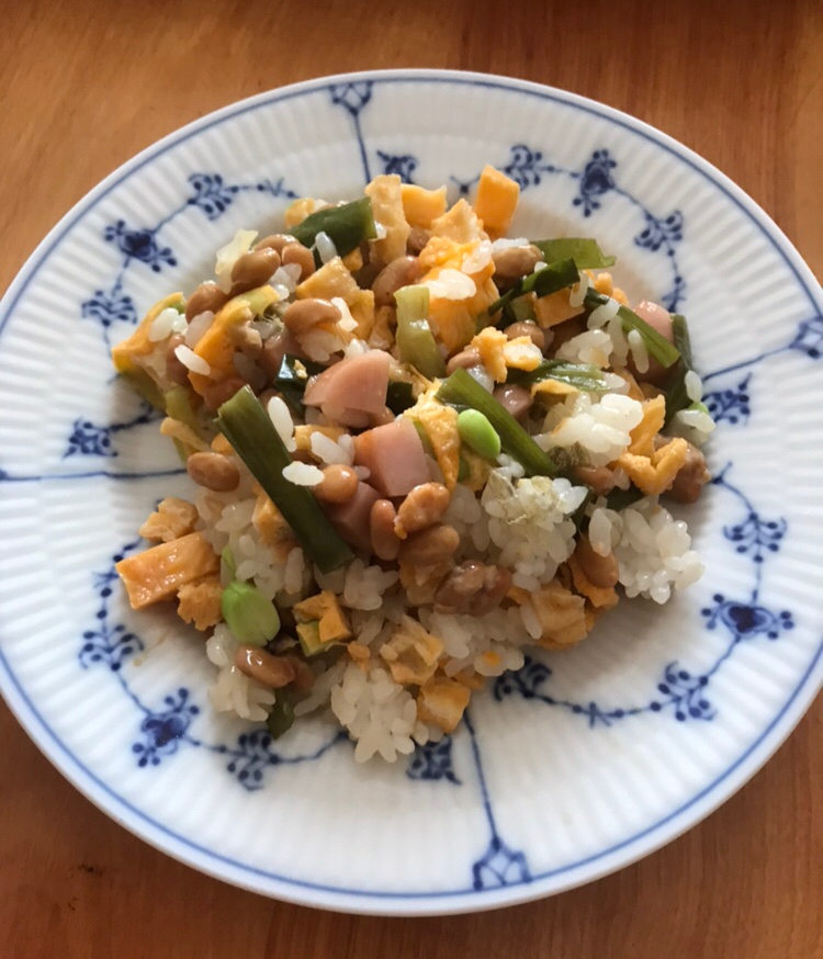 ニラと魚ニソ、枝豆、とろろ昆布納豆チャーハン
