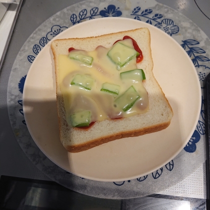 パプリカのピザトースト