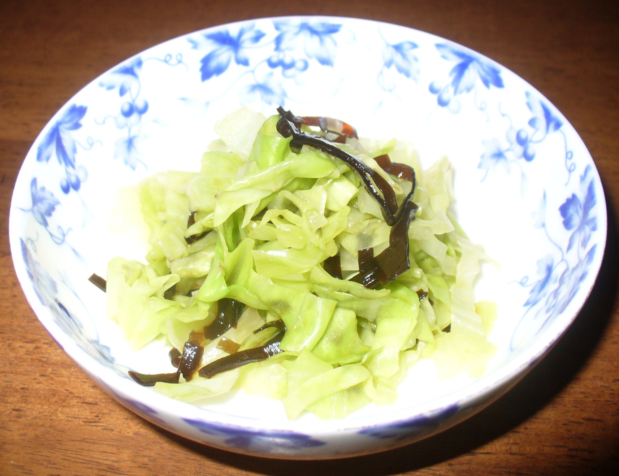 味付け不要☆蒸しキャベツの塩昆布（しそ昆布)和え