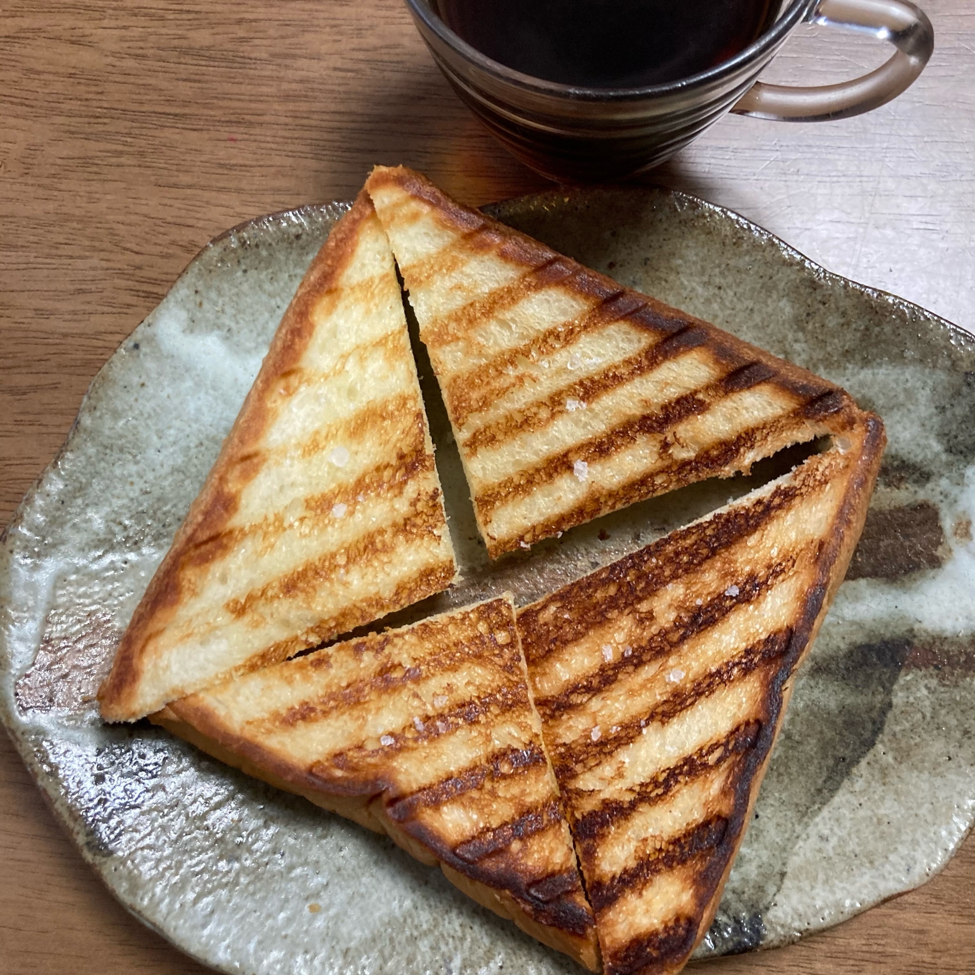 食パンで簡単だけど美味しい塩バターパン　塩パン