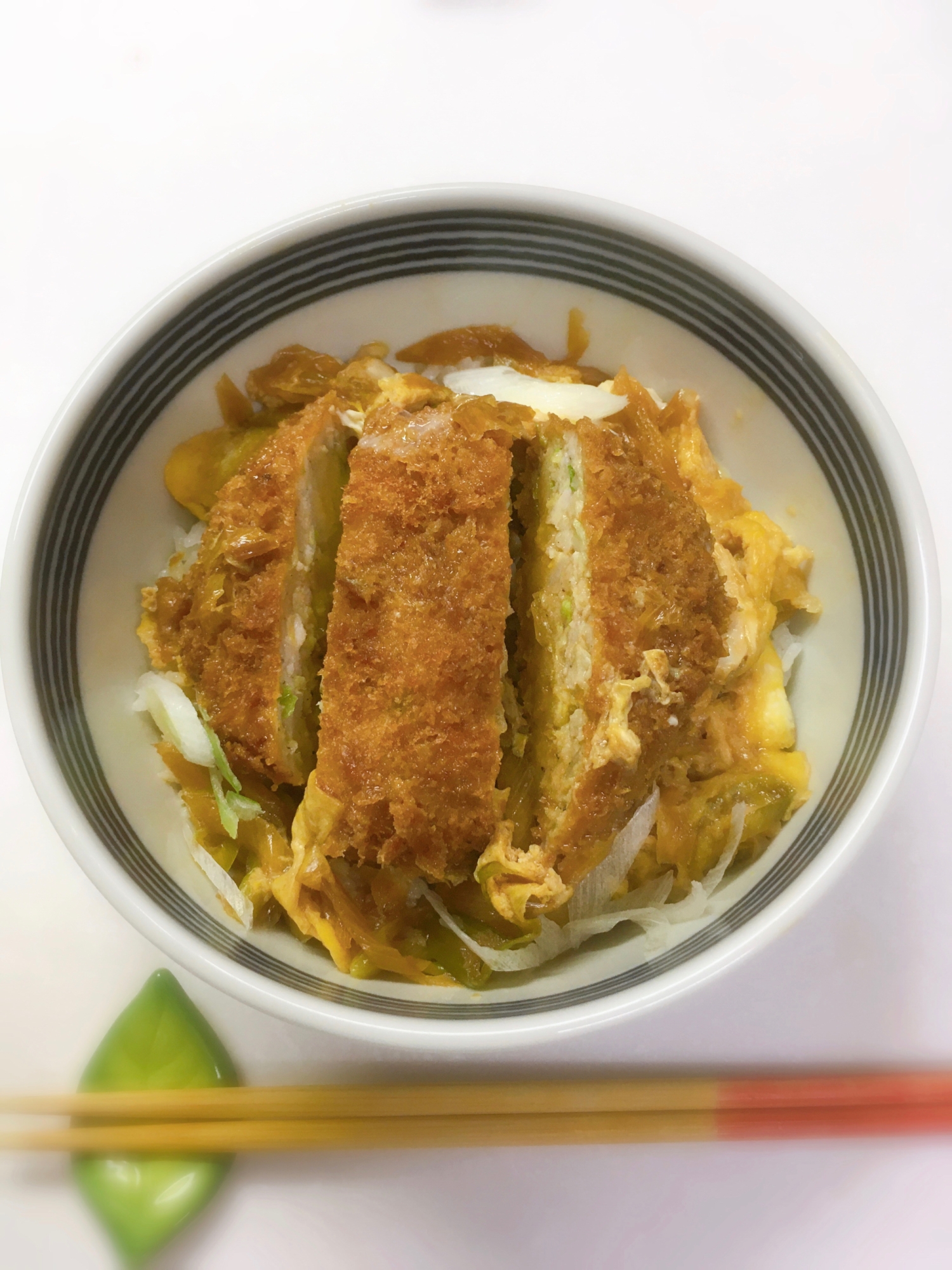 お昼にパパッと簡単♡メンチカツ丼