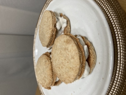 レーズンヨーグルトサンドクッキー