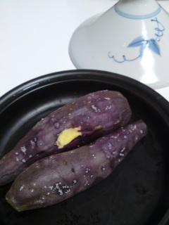 タジン鍋で蒸かし芋