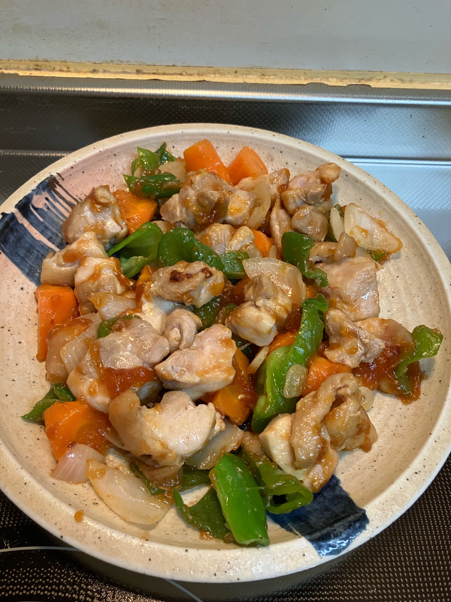 鶏肉と人参とピーマンの甘酢ガーリック炒め^_^
