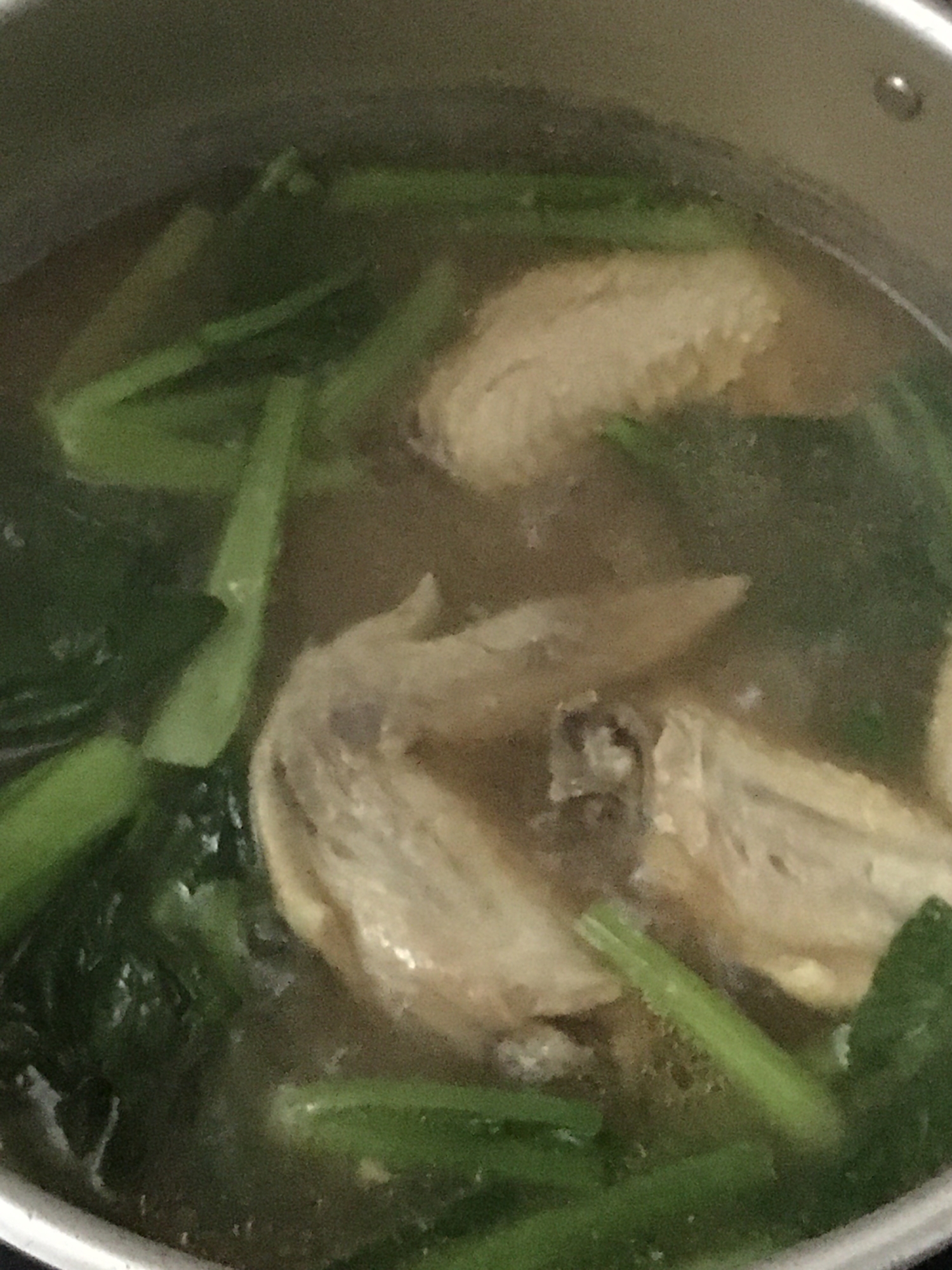 小松菜と手羽先のスープ