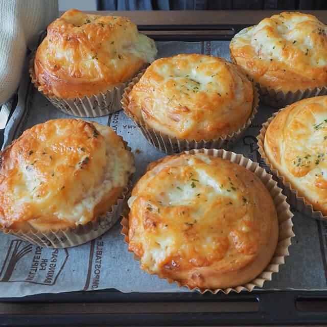 プロフーズ　ハムチーズロールパン