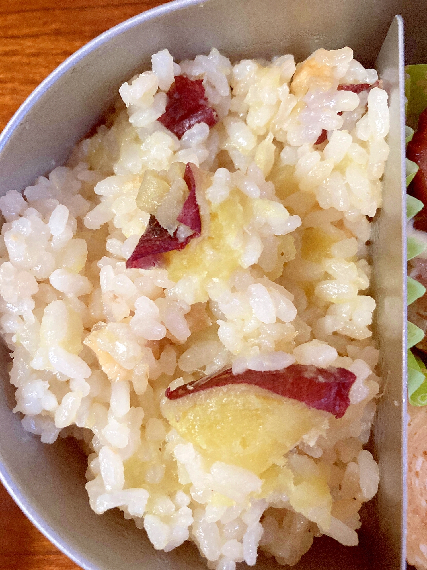 さつまいもと油揚げの炊き込みご飯