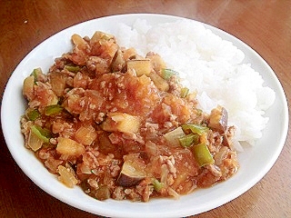 野菜たっぷり、なすとトマトのカレー