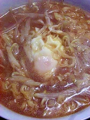 マルちゃん正麺　モヤシの巣篭もり卵醤油ラーメン