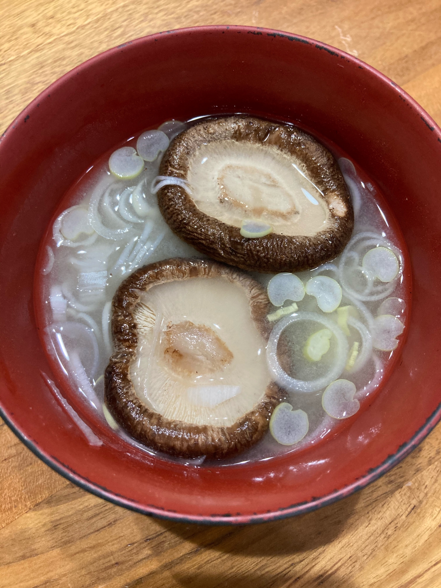 丸ごと椎茸の味噌汁