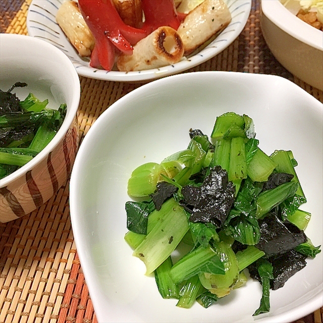 小松菜のおひたしをごまつゆお海苔でヤミツキニダ。