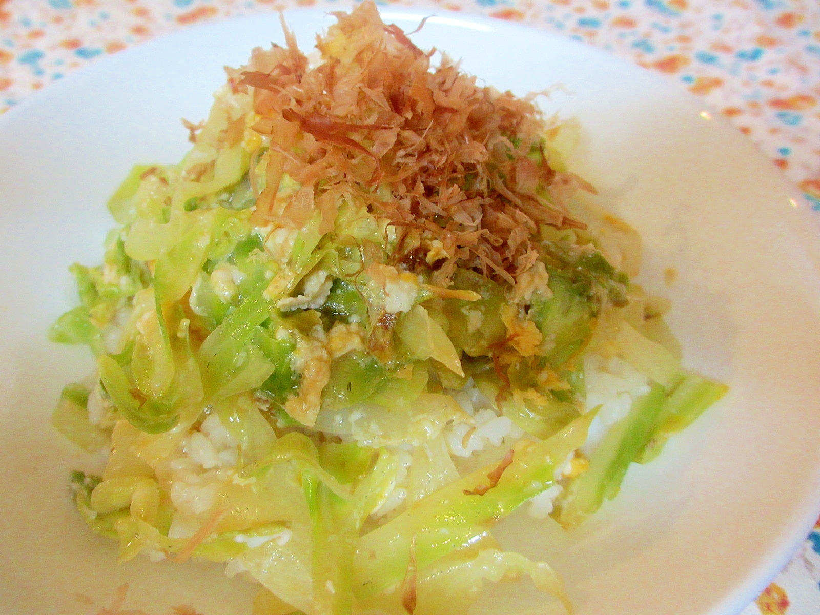 キャベツと卵のマヨチャンプルー丼