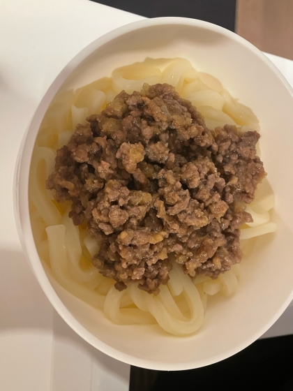 玉ねぎはブレンダーで細かく粉砕。2歳児なので卵は無しで。肉味噌だけパクパク食べてました（笑）明日はご飯にかける予定です！