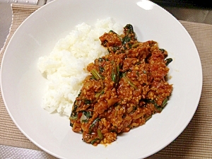 トマト缶でほうれん草のドライカレー