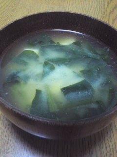 定番！豆腐とワカメのみそ汁（スピーディーに）