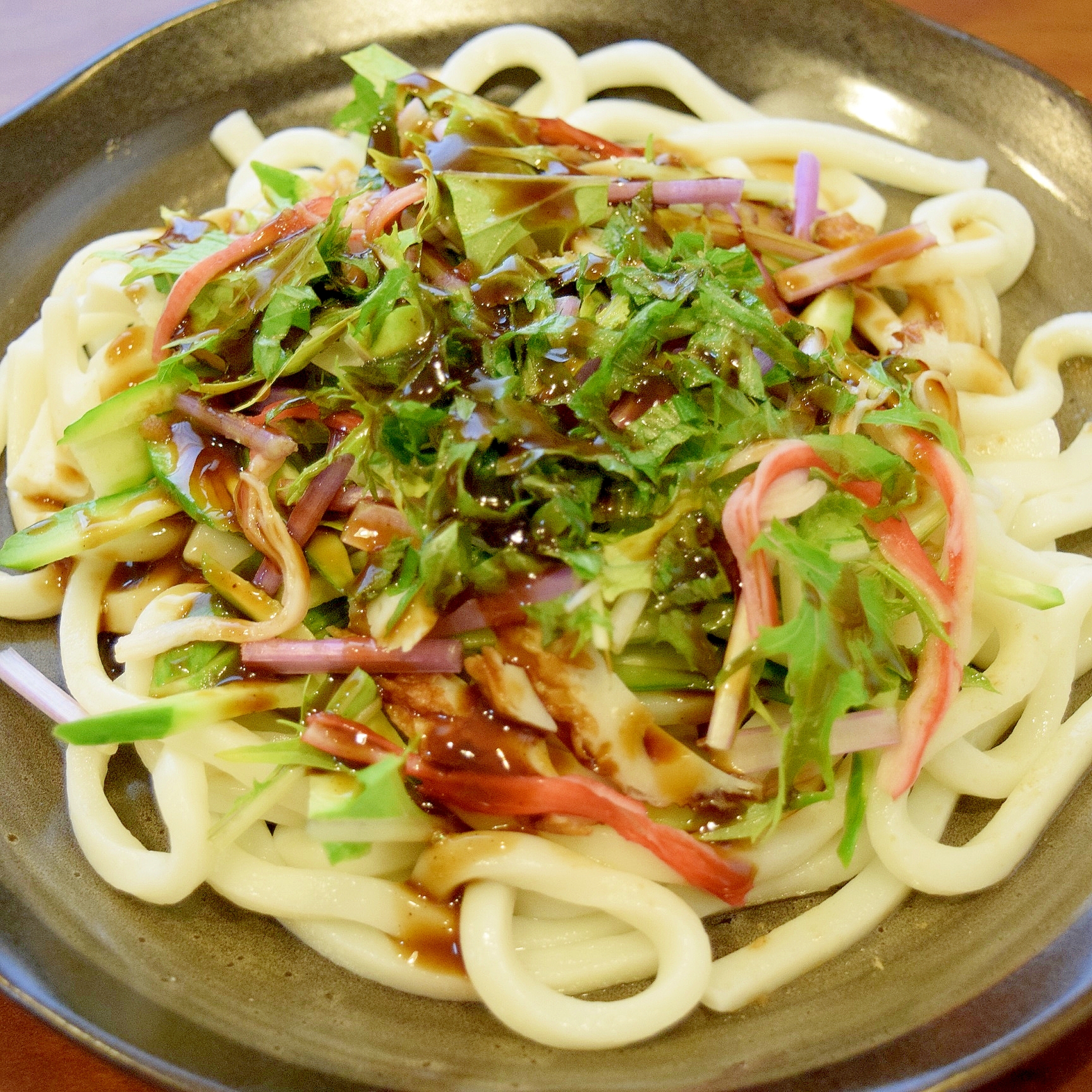 焼きうどん風なサラダうどん♪