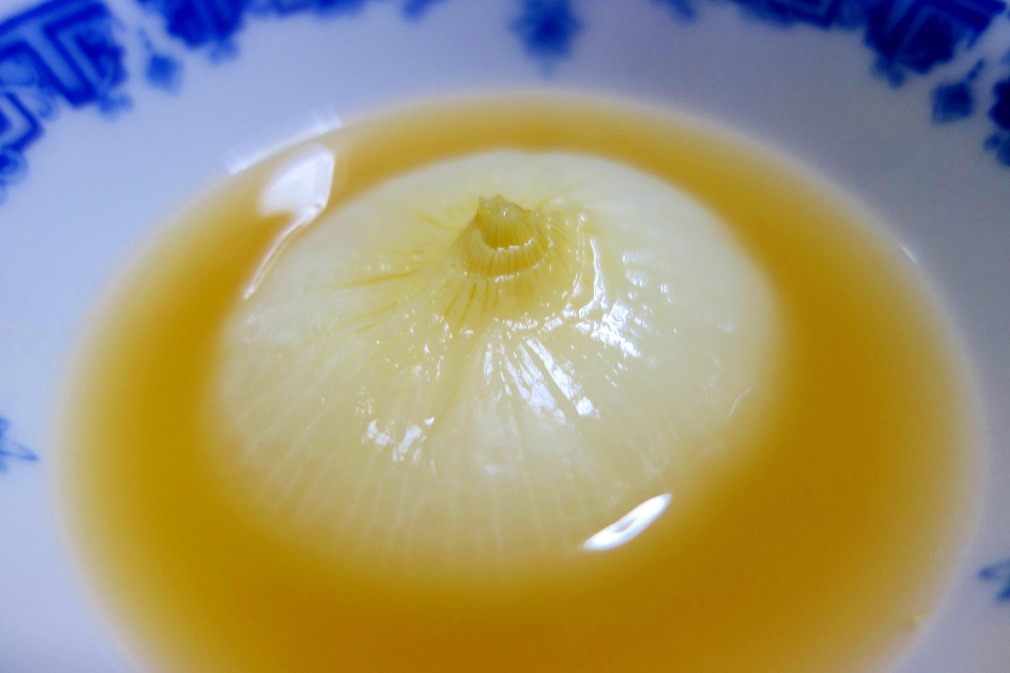 煮るだけで大地の甘さ満喫！新たまねぎのマルごと煮