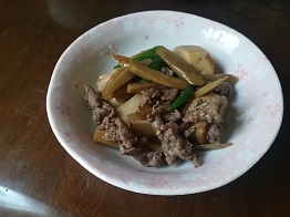 今年は自宅で♪小鍋でも旨し牛芋煮