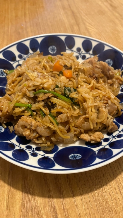 残った焼きそばDeそばめし♫〜毎日簡単！〜
