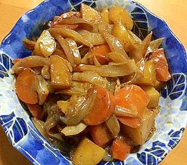 ジャガイモと人参と玉ねぎの醬油マヨ煮炒め