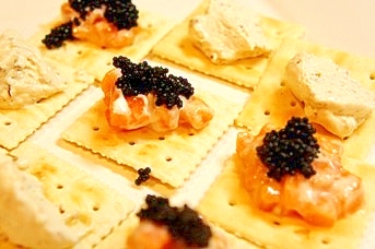 柿とキャビアのひと口オードブル
