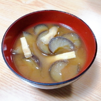 油揚げと茄子の味噌汁