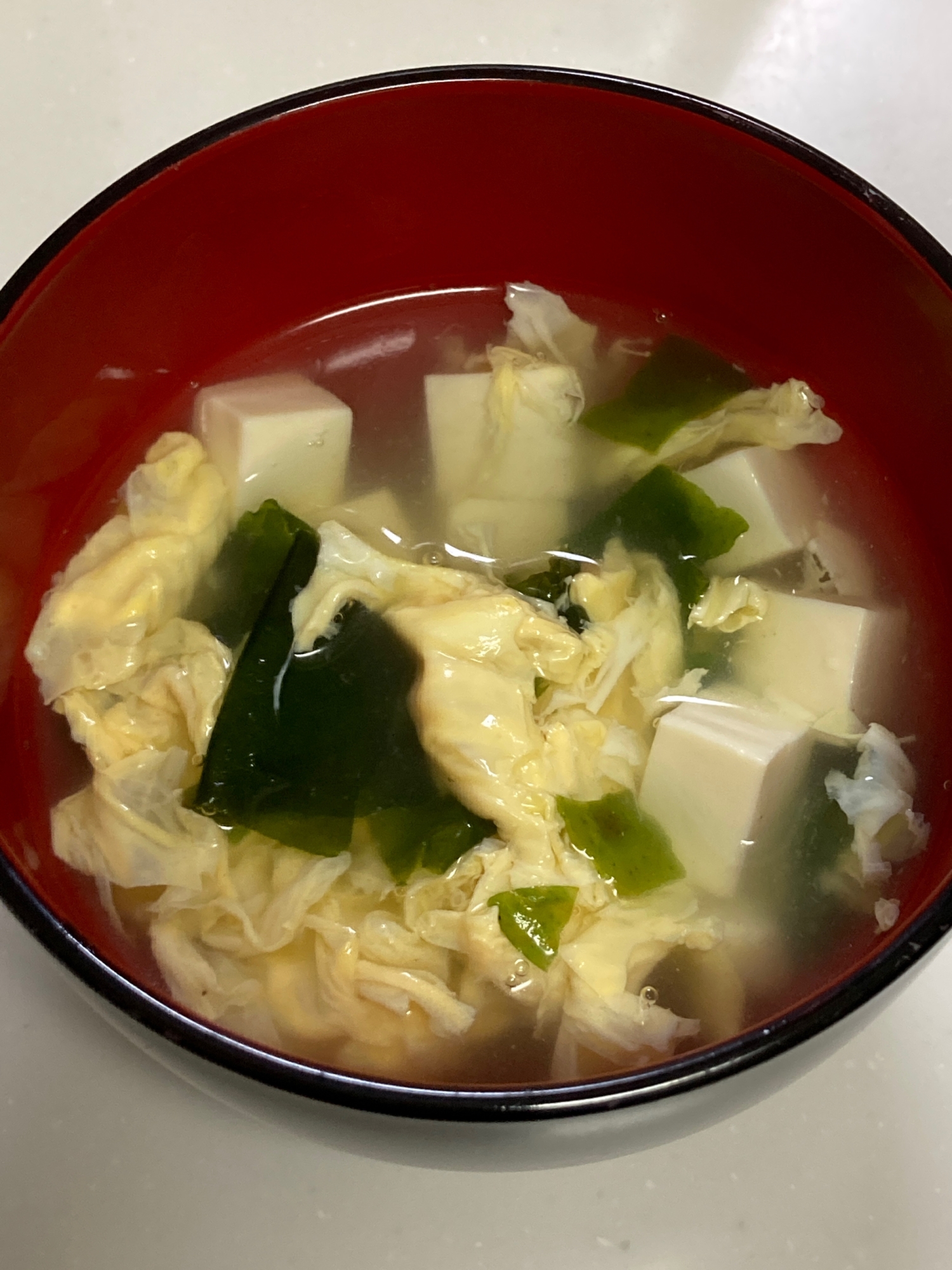 簡単！豆腐とわかめ入り卵スープ