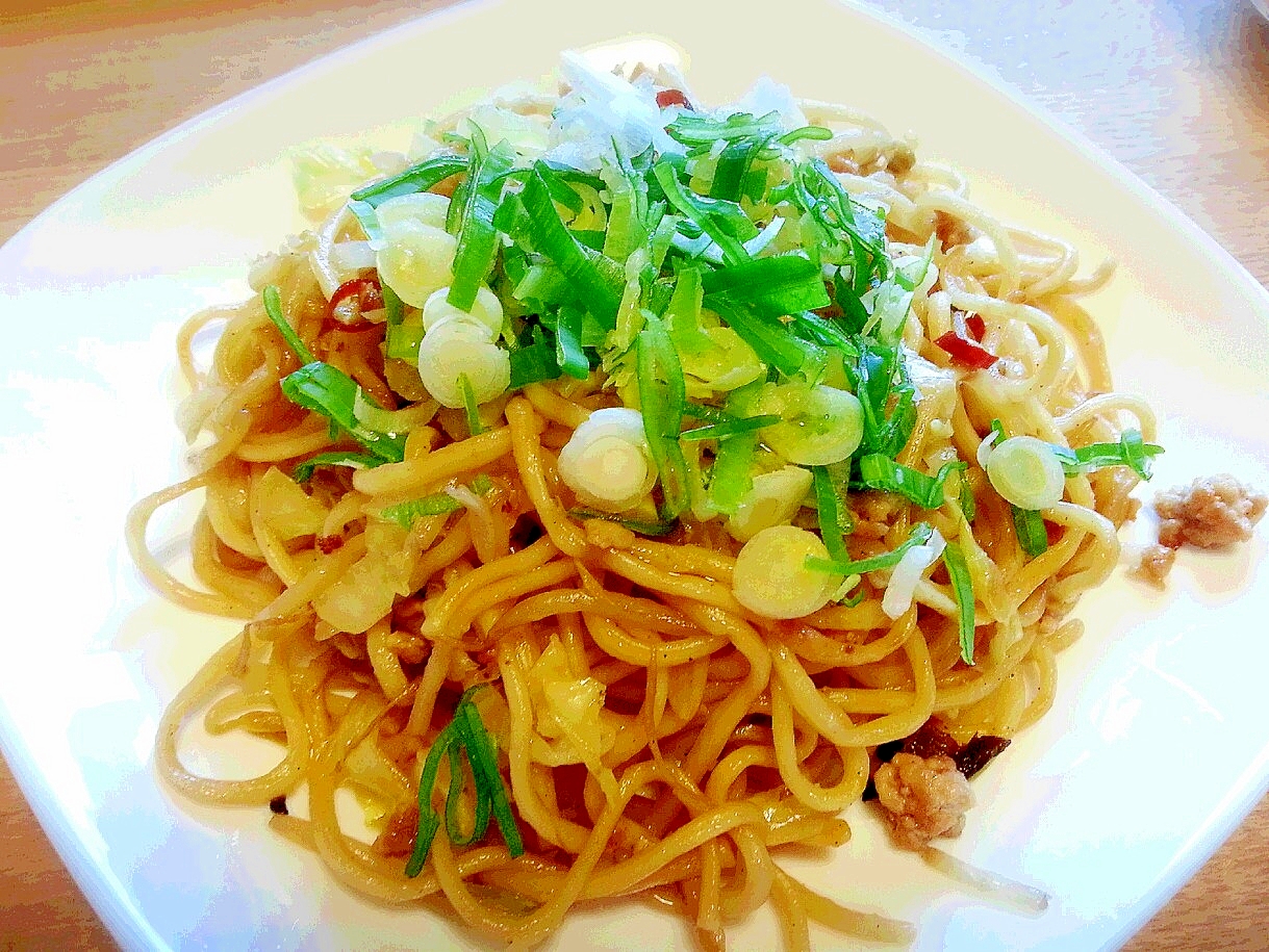 ピリ辛中華風♪ ネギ豚もやし焼きそば★
