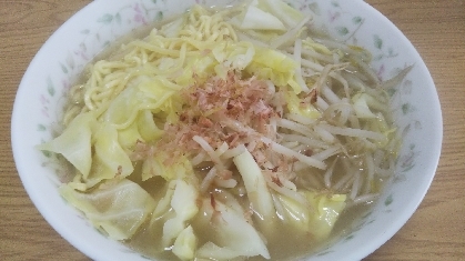 こんにちは♪

野菜たっぷりで、鰹節も旨味が増しますね！
美味しかったです
ごちそうさまでした(*>∀<*)