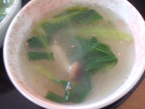 チンゲン菜と春雨の中華スープ