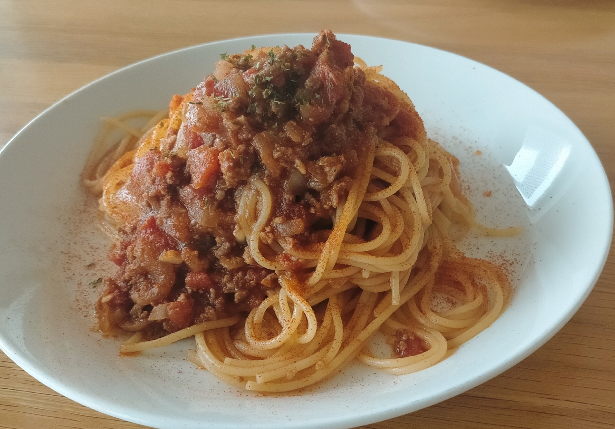 トマト缶と合いびき肉でミートソースパスタ