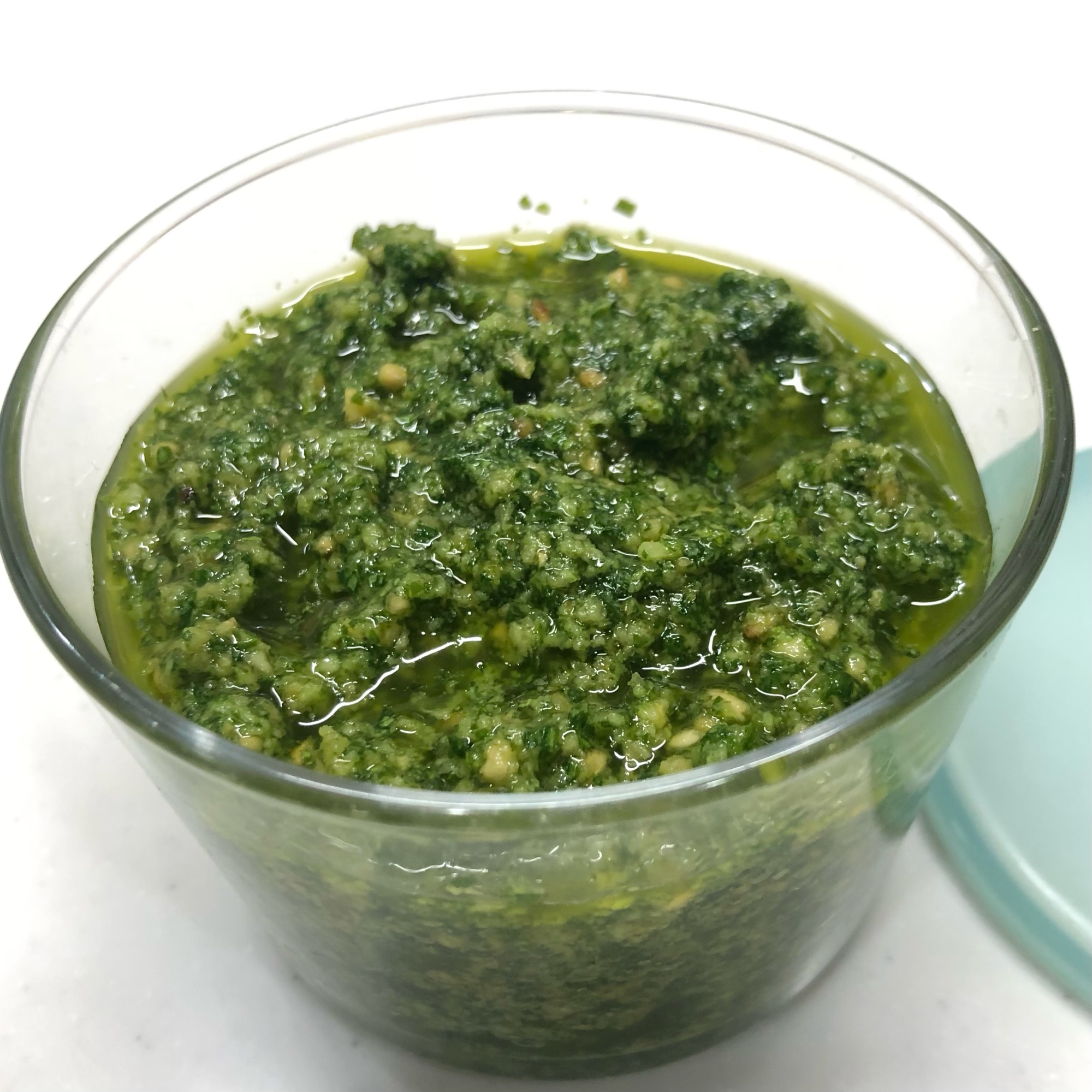 セロリの葉を全部使う!ジェノベーゼ風ソース