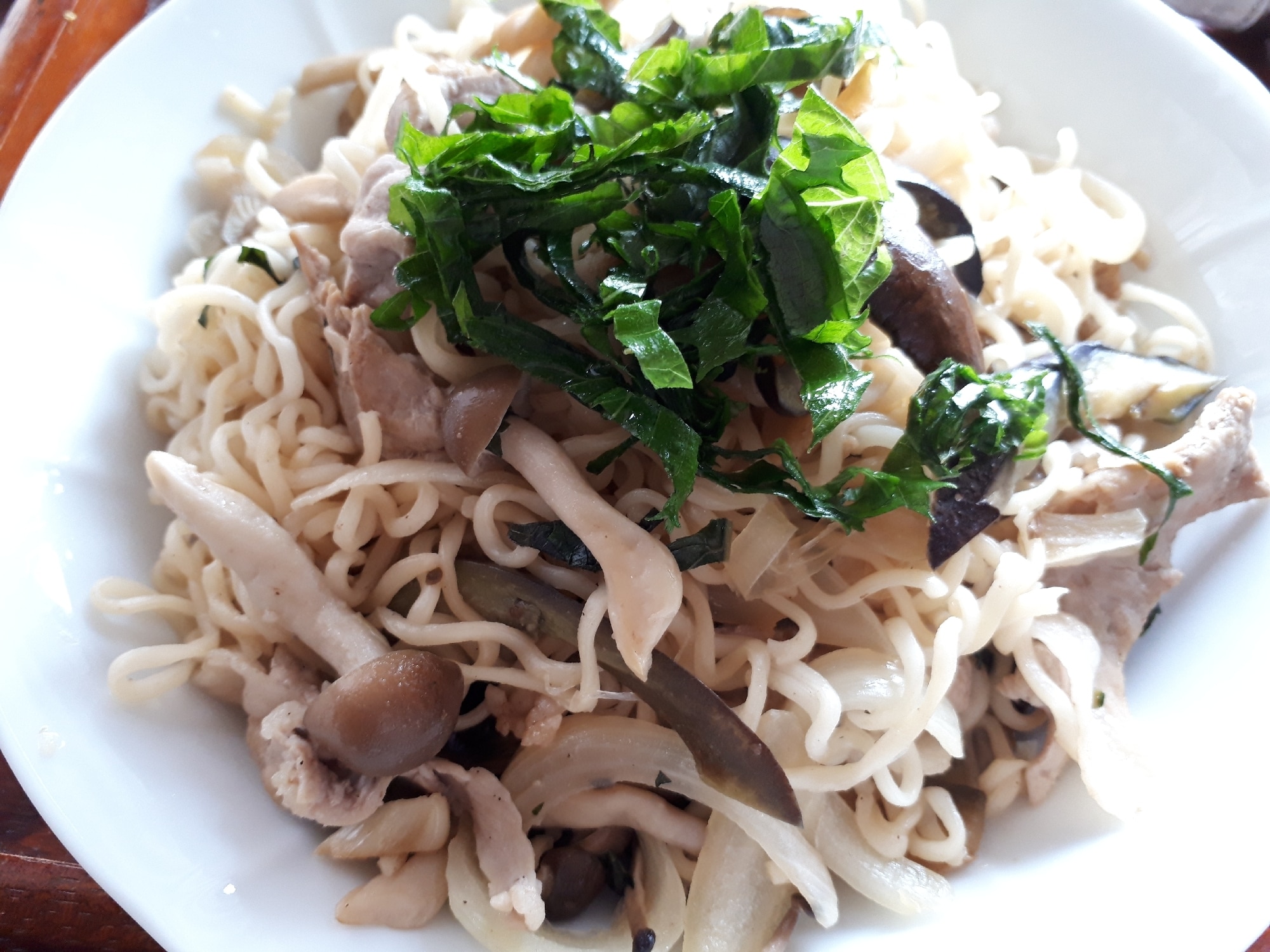 大葉香る⭐秋茄子ときのこのガーリックバター焼きそば レシピ・作り方 by marymama｜楽天レシピ