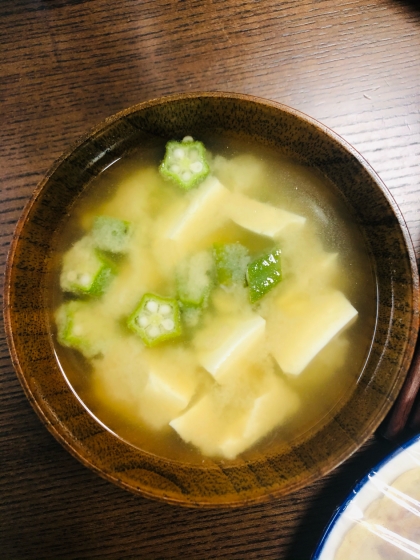 オクラと豆腐の味噌汁