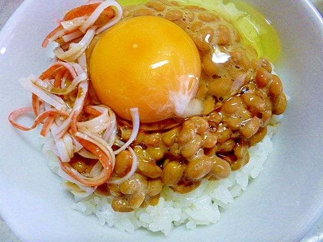 簡単♪朝ご飯におすすめ♪カニカマ納豆玉子かけご飯