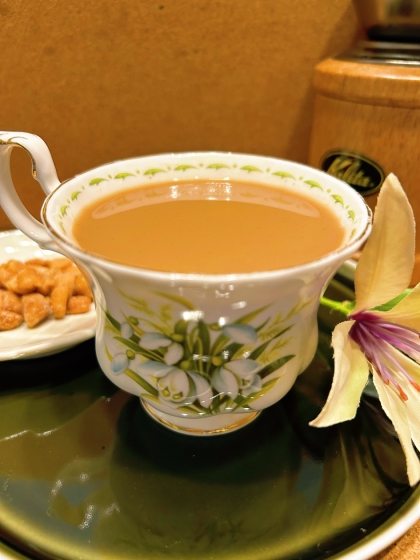 飲むデザート、アーモンドミルクのカフェモカ