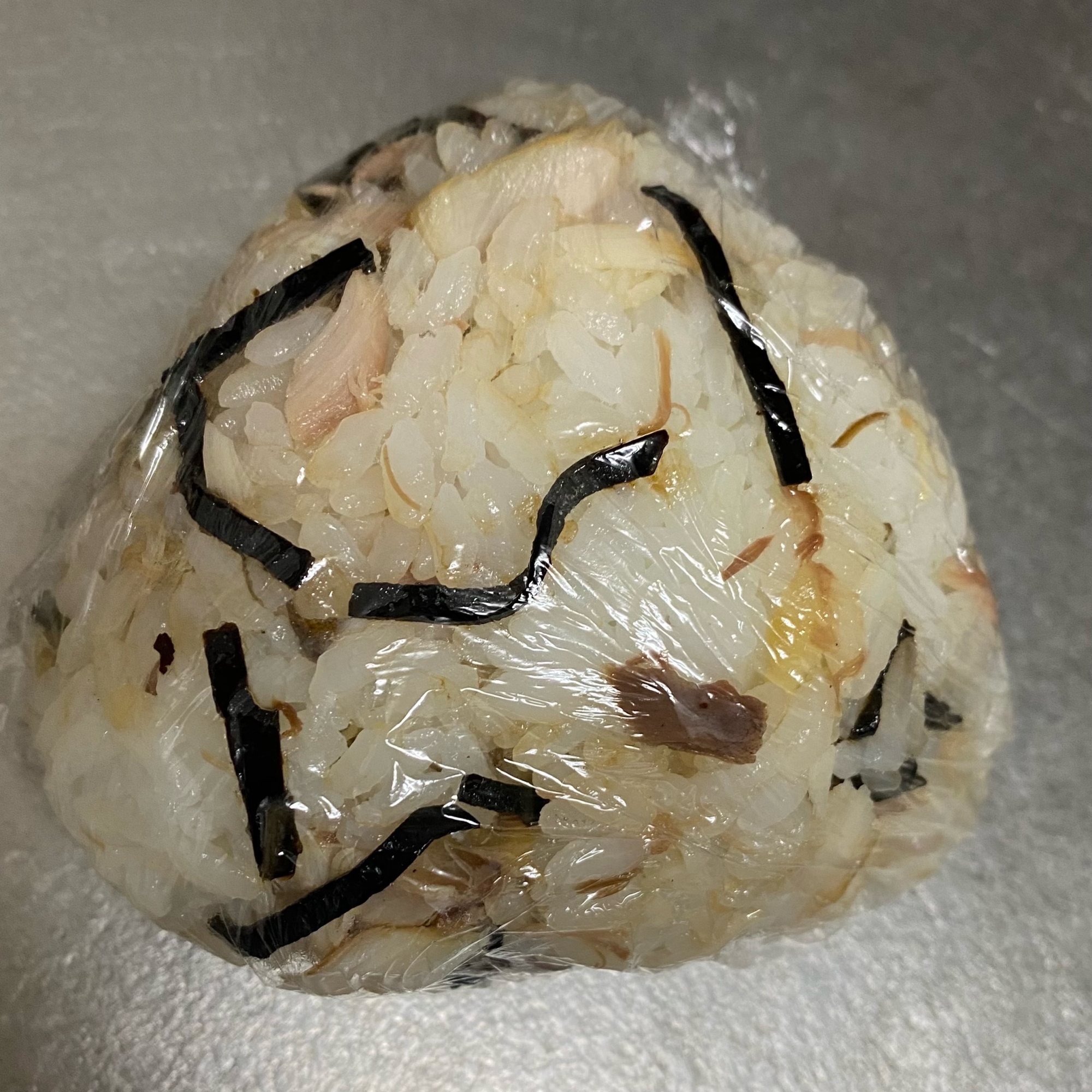 焼き鯖と塩昆布のおにぎり