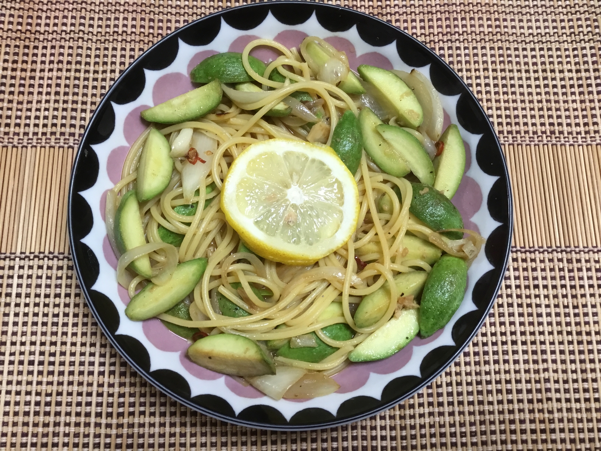 小メロンのレモン風味パスタ