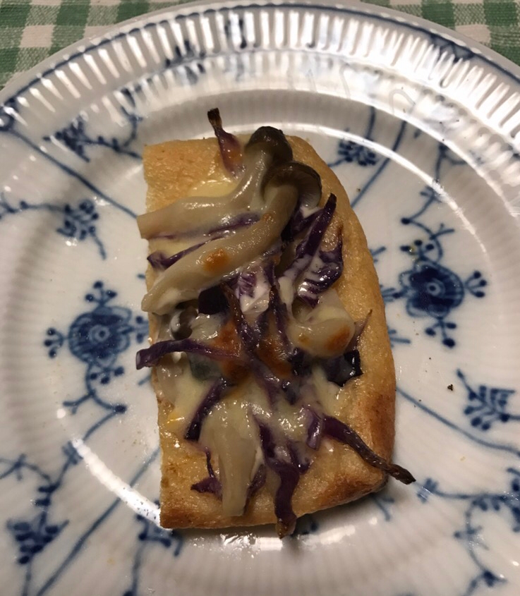 しめじと紫キャベツのマヨソテー油あげチーズ焼き